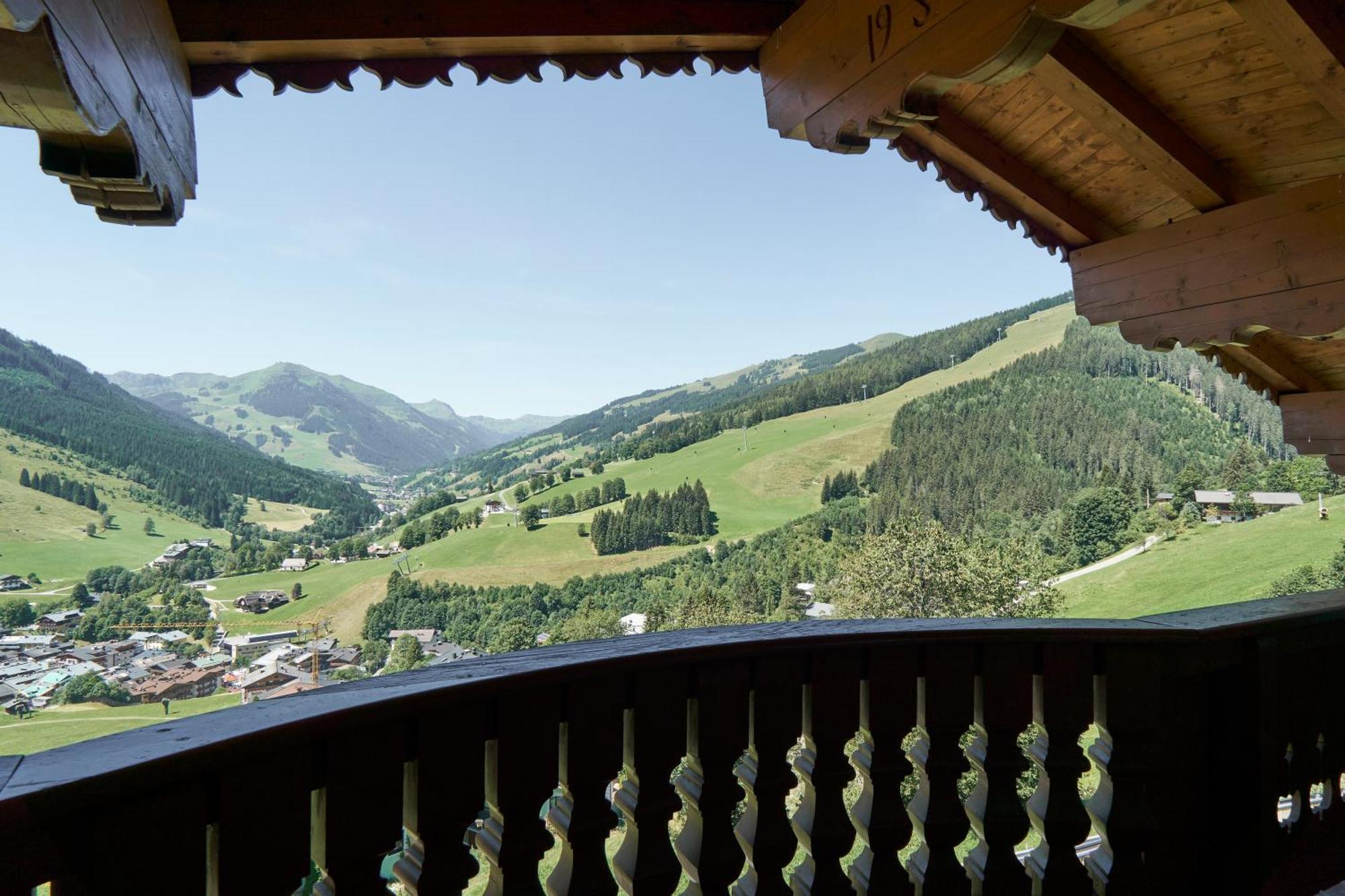 Landhaus Saalbach - Joker Card Included In Summer Номер фото
